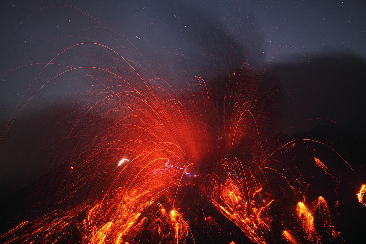 The largest and most dangerous volcanoes in the world (photo)